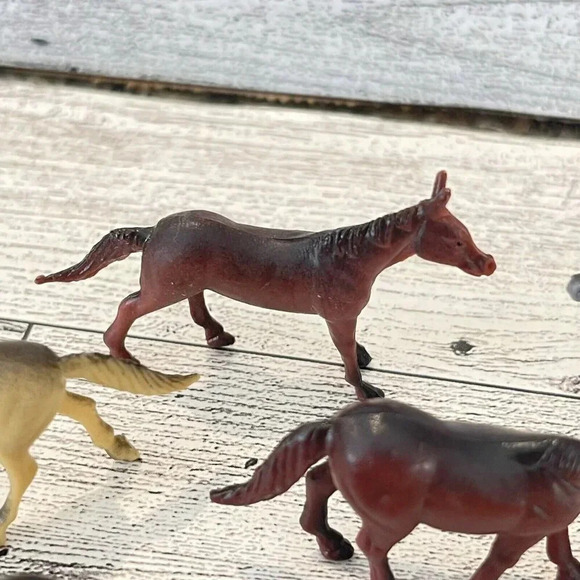 VTG Lot Of 8 Miniature Horse Figurines China Mixed Colors Poses Plastic Lot #2 - Picture 10 of 12